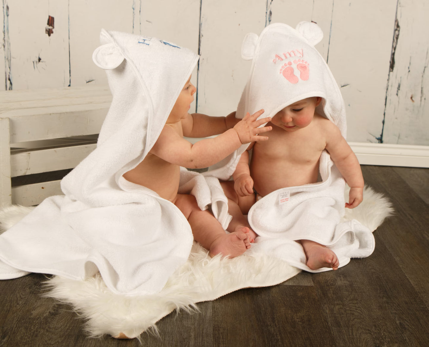 Luxury Hooded Baby Towel with Cute Ears – Personalized Embroidered Baby Shower Gift – Super Soft & Cozy