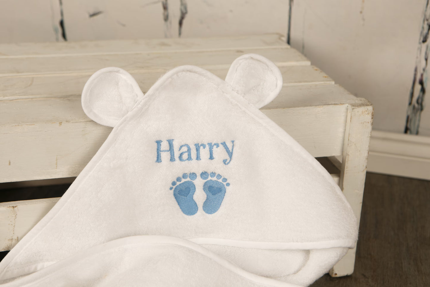 Luxury Hooded Baby Towel with Cute Ears – Personalized Embroidered Baby Shower Gift – Super Soft & Cozy