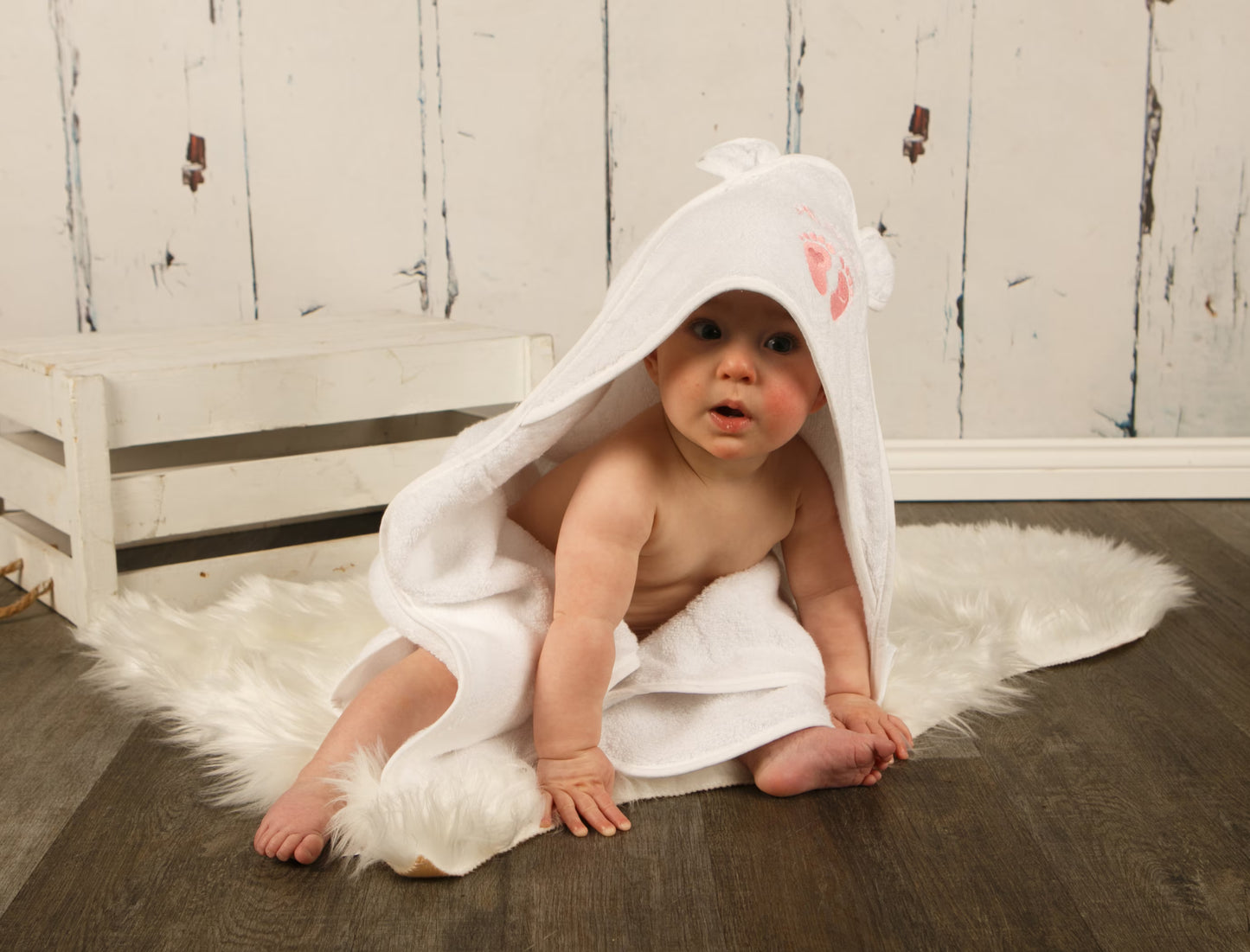 Luxury Hooded Baby Towel with Cute Ears – Personalized Embroidered Baby Shower Gift – Super Soft & Cozy